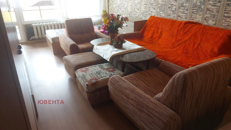 Дава под нем  2-стаен, град Русе, Здравец Север 1 •  650 лв. • ID 44079917 — holmes.bg - [1] 