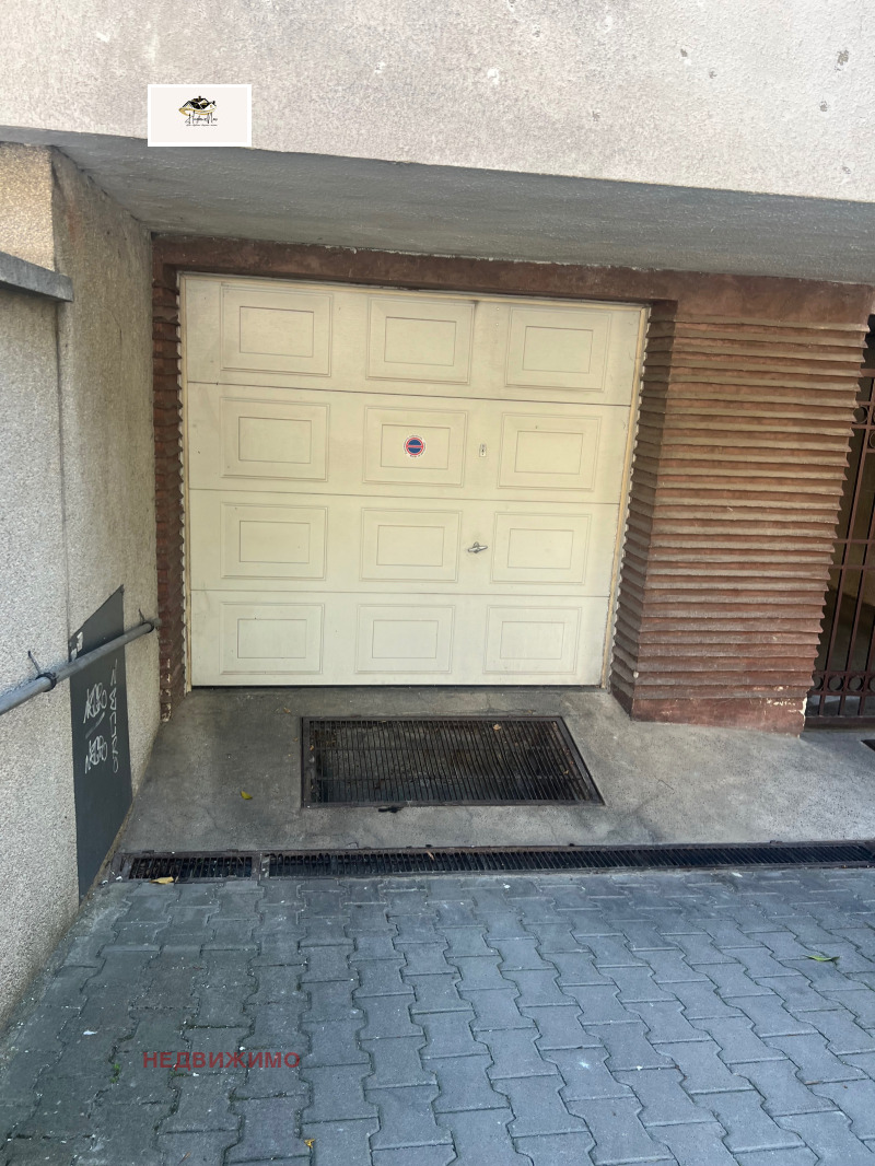 Para alugar  Garagem Sofia , Lozenec , 18 m² | 39774443