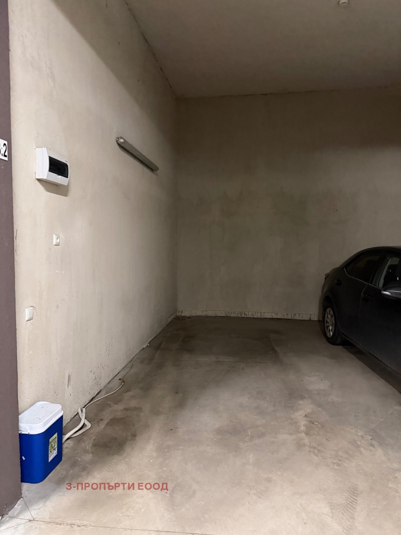 Дава под наем ГАРАЖ, ПАРКОМЯСТО, гр. София, Младост 1А, снимка 2 - Гаражи и паркоместа - 53537231
