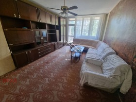 3+ camere da letto Tri chuchura - tsentar, Stara Zagora 1