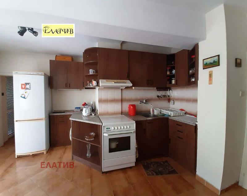 Te huur  1 slaapkamer Ruse , Tsentar , 79 m² | 50279177