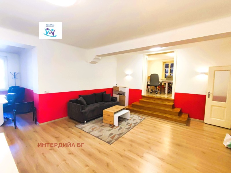 Издаје се  2 спаваће собе Софија , Центар , 175 м2 | 47007279 - слика [6]