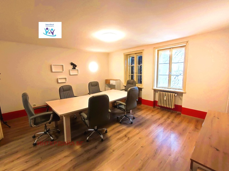 Издаје се  2 спаваће собе Софија , Центар , 175 м2 | 47007279 - слика [4]