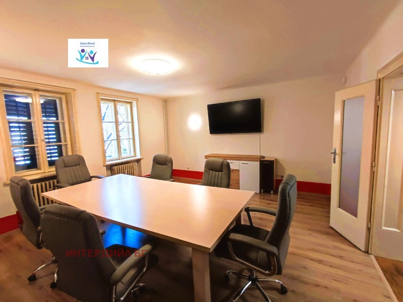 Издаје се  2 спаваће собе Софија , Центар , 175 м2 | 47007279 - слика [5]