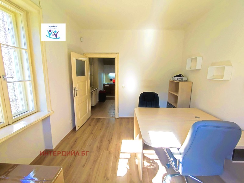 Издаје се  2 спаваће собе Софија , Центар , 175 м2 | 47007279 - слика [8]