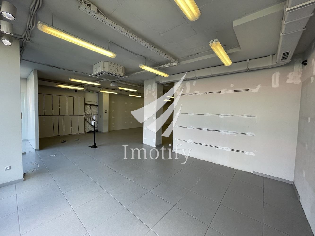 Дава под Наем МАГАЗИН | Imot.bg — изображение 1