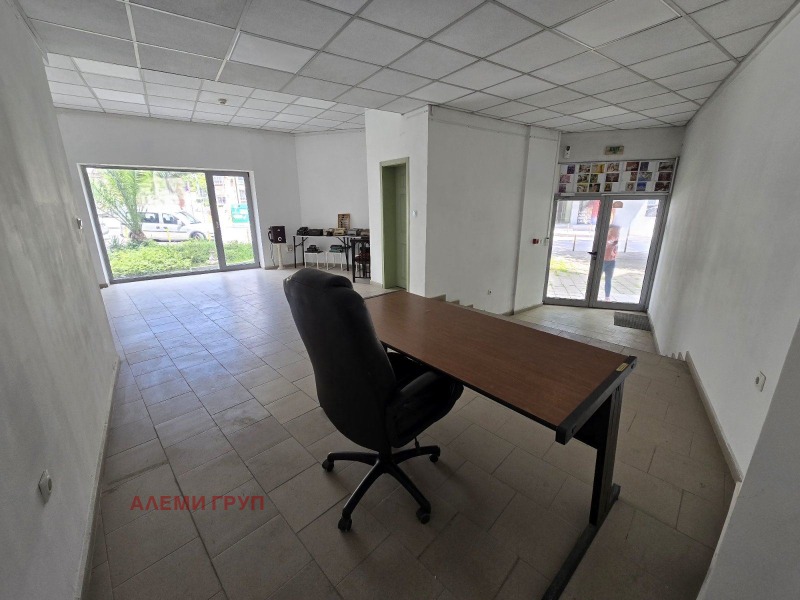 Дава под нем  Пром. помещение, град Варна, ЖП Гара •  600 EUR • ID 90945259 — holmes.bg - [1] 