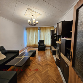 2 makuuhuonetta Gotse Deltšev, Sofia