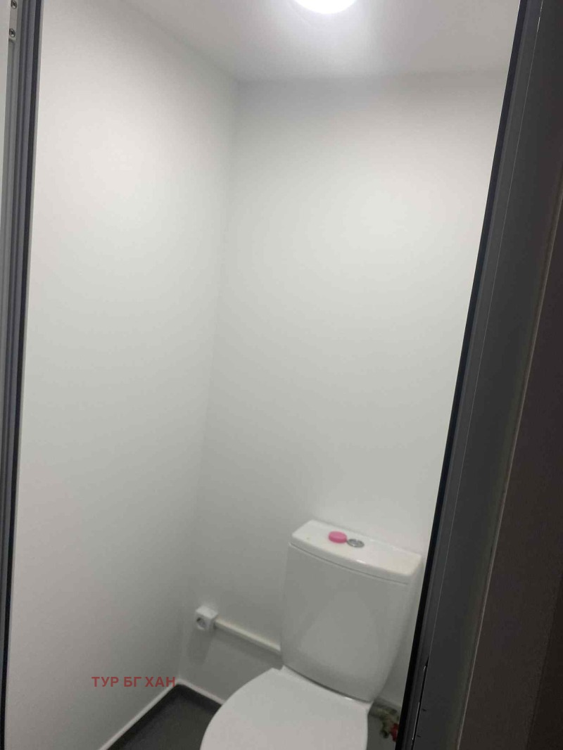 Дава под наем МАГАЗИН, гр. Шумен, Център, снимка 5 - Магазини - 53271613