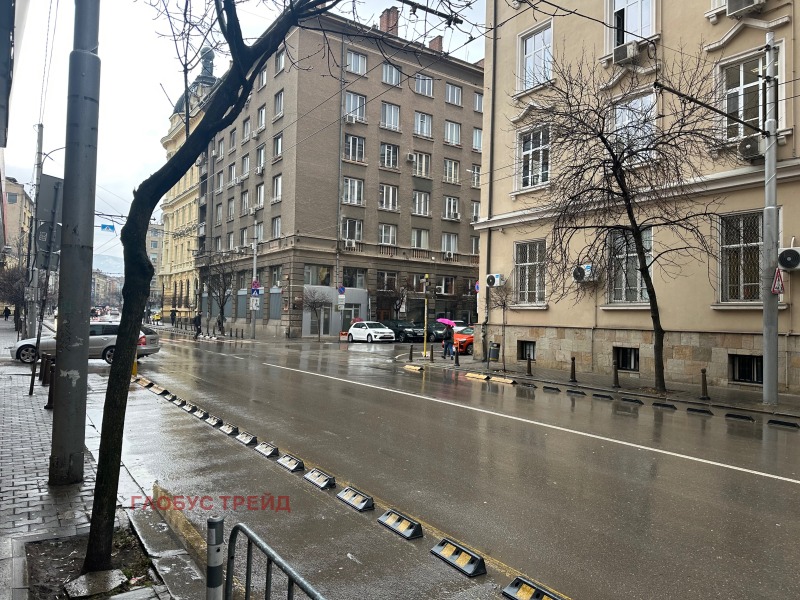 Дава под наем МАГАЗИН, гр. София, Център, снимка 2 - Магазини - 53221409