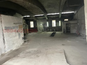 ПРОМ. ПОМЕЩЕНИЕ, 230 m2