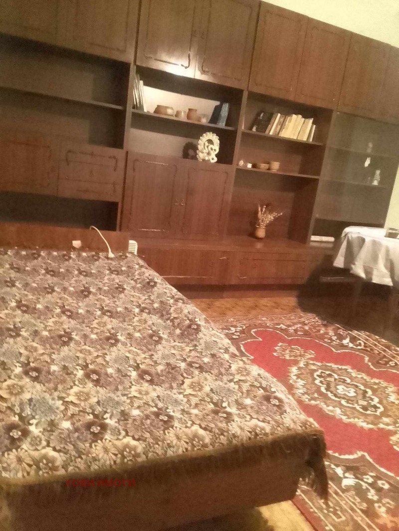Para alugar  2 quartos Plovdiv , Proslav , 110 m² | 45938391