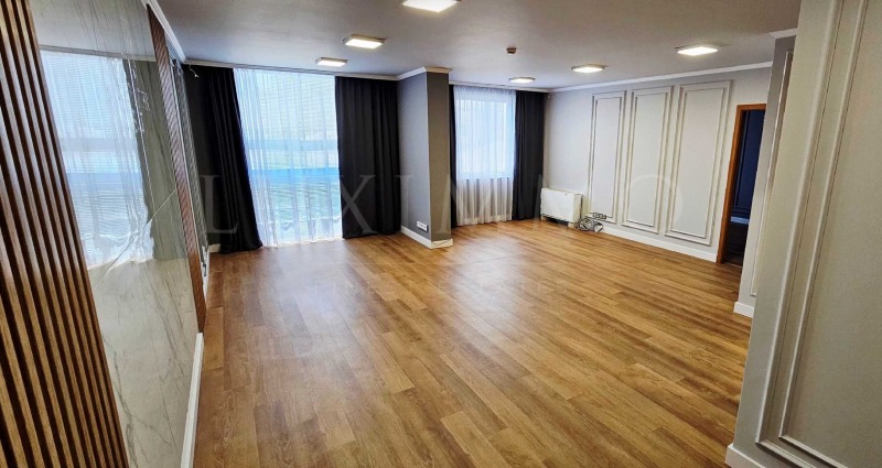 De inchiriat  Birou Plovdiv , Țentâr , 68 mp | 43781346