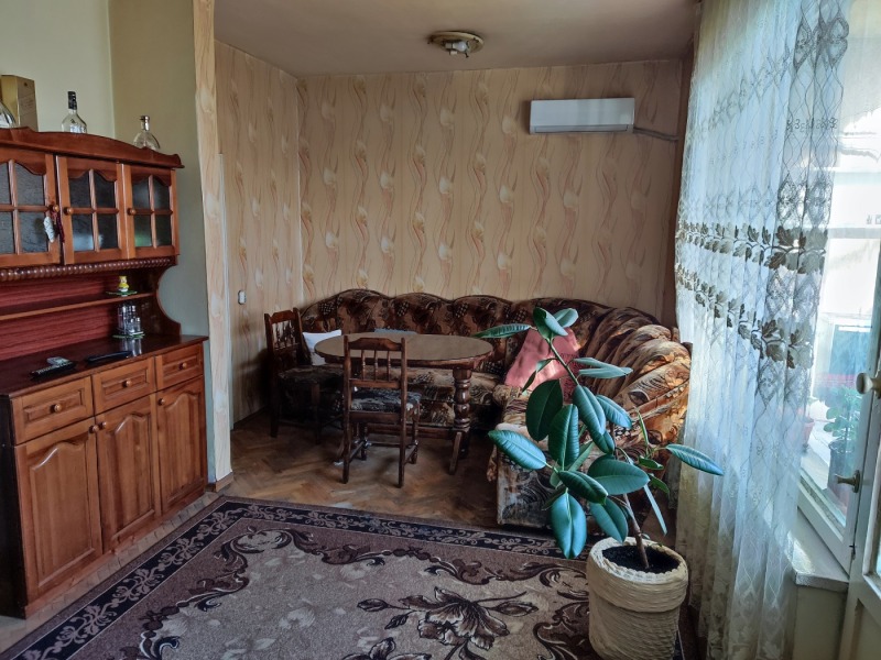 Дава под наем  2-стаен град Пловдив , Център , 60 кв.м | 58553925
