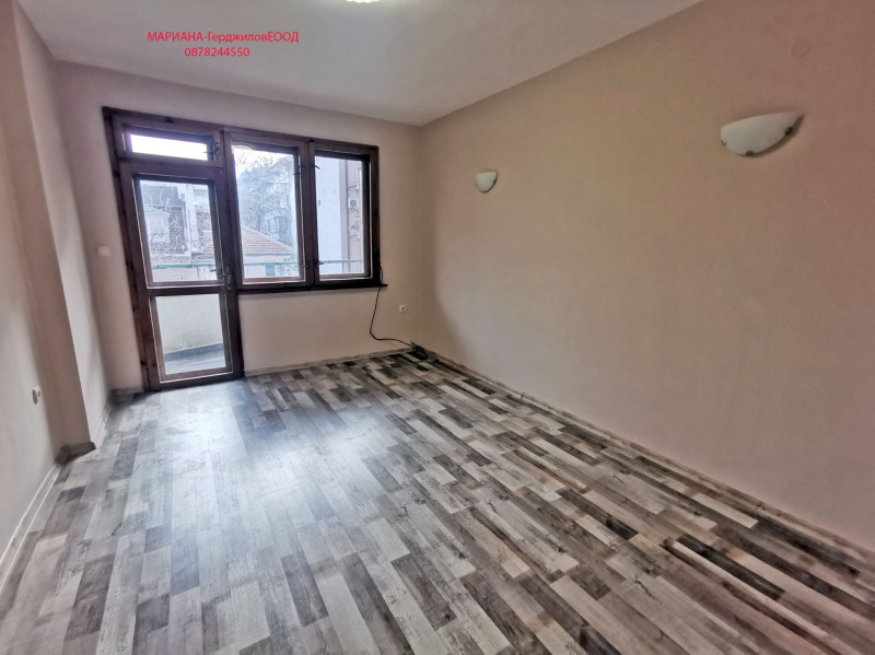 Zu vermieten  2 Schlafzimmer Plowdiw , Zentar , 92 qm | 87298527 - Bild [5]