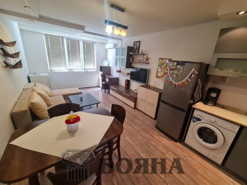 Дава под нем  3-стаен, град Русе, Център •  800 лв. • ID 38747474 — holmes.bg - [1] 