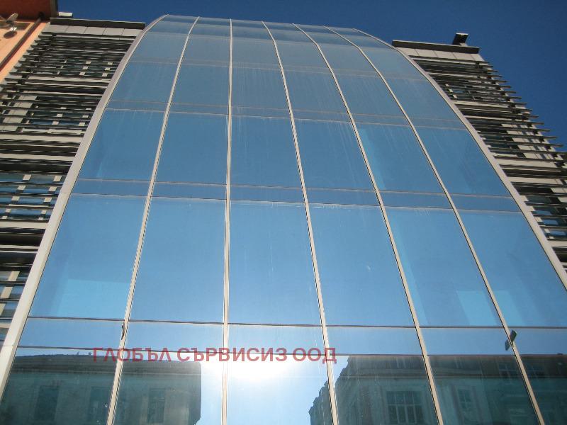 Дава под нем  Офис, град София, Център • 3 570 EUR • ID 67470272 — holmes.bg - [1] 