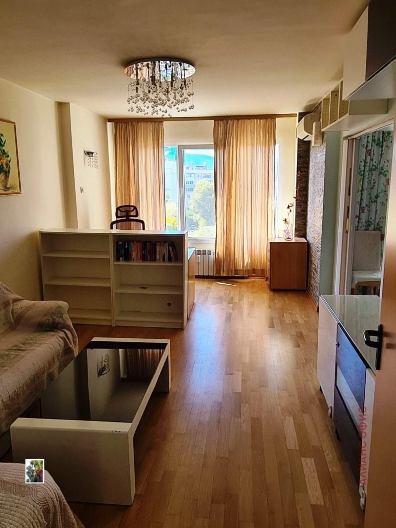 Te huur  2 slaapkamers Sofia , Druzjba 2 , 110 m² | 73070456