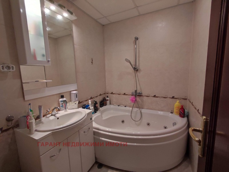 Дава под наем 3-СТАЕН, гр. Велико Търново, Колю Фичето, снимка 6 - Апартаменти - 53153449