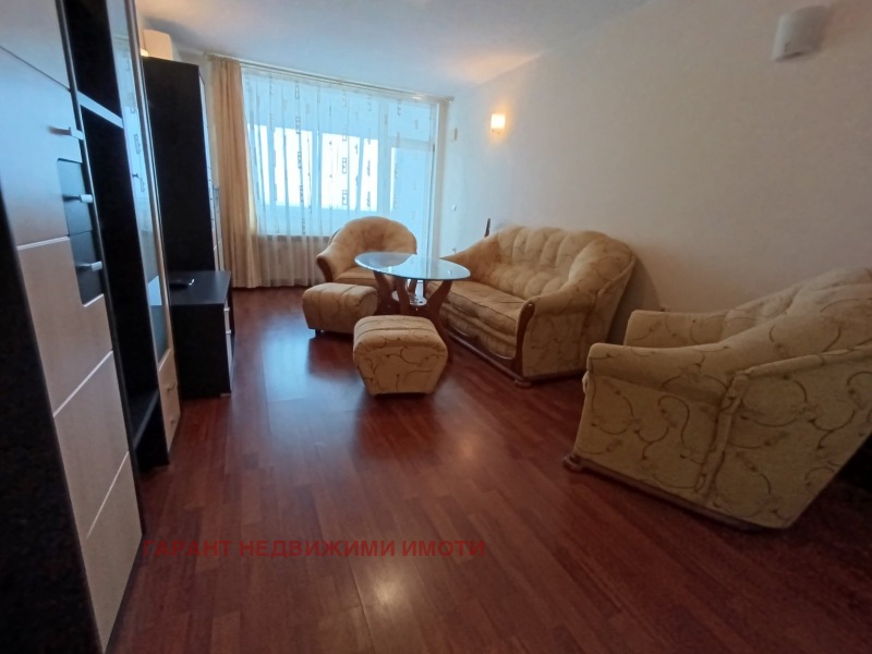 Дава под наем 3-СТАЕН, гр. Велико Търново, Колю Фичето, снимка 2 - Апартаменти - 53153449