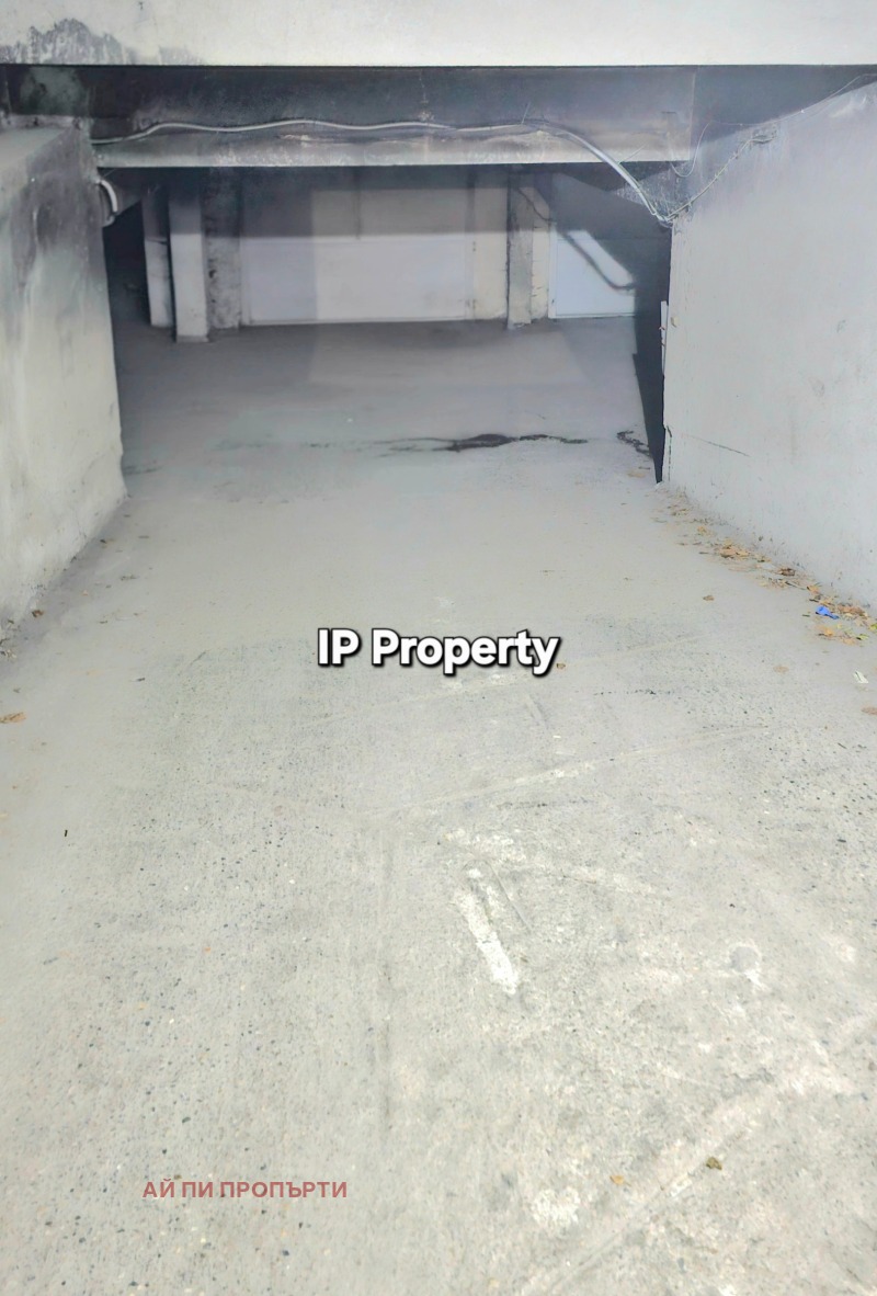 Дава под наем ГАРАЖ, ПАРКОМЯСТО, гр. София, Света Троица, снимка 2 - Гаражи и паркоместа - 52701871