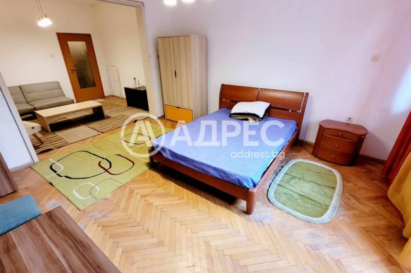 Te huur  Studio Sofia , Tsentar , 65 m² | 82230854