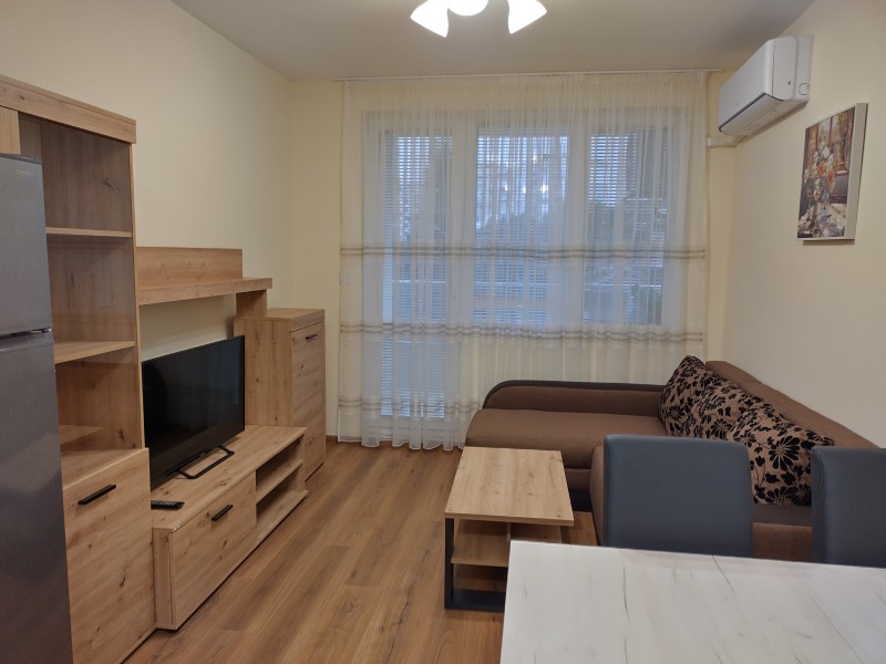 Издаје се  1 спаваћа соба Софија , Редута , 60 м2 | 61221302