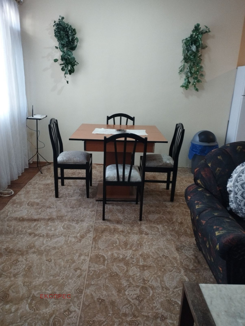 A louer  2 chambres Plovdiv , Tsentar , 86 m² | 61599516