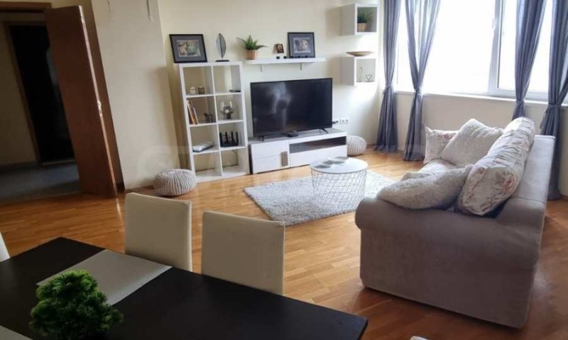 Para alugar  1 quarto Varna , Tchaika , 84 m² | 71123636