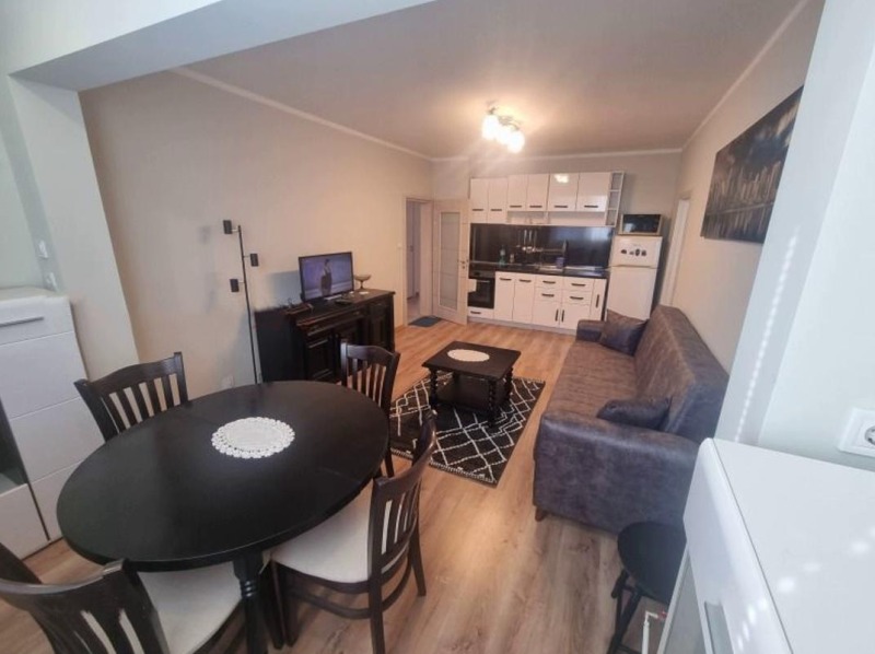 Дава под наем 4-СТАЕН, гр. София, Връбница 1