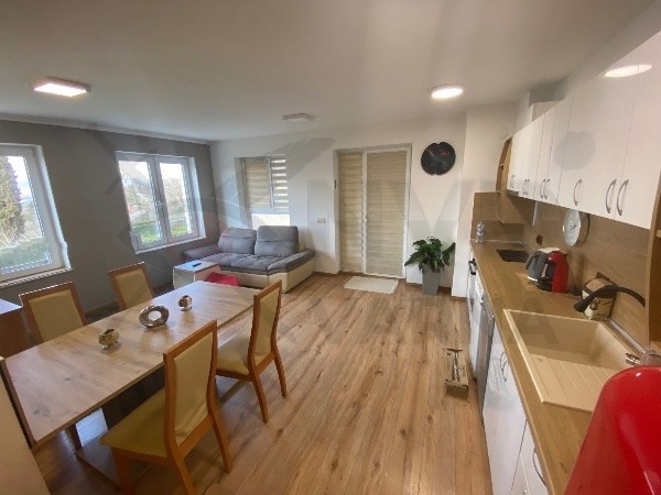 Дава под наем 3-СТАЕН, гр. Варна, Галата, снимка 2 - Апартаменти - 54292196