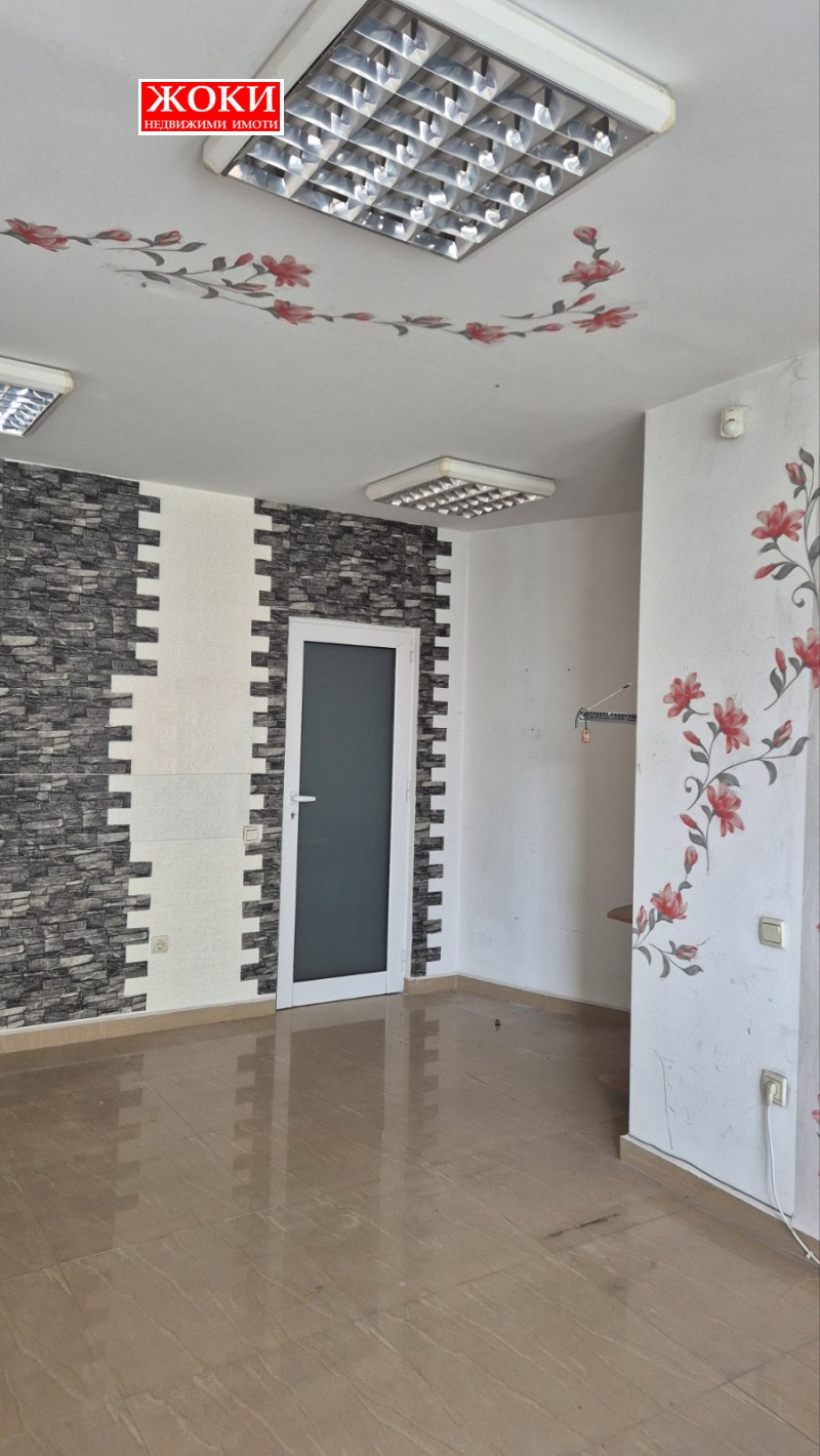 Para alugar  Escritório Pernik , Iztok , 30 m² | 16115378