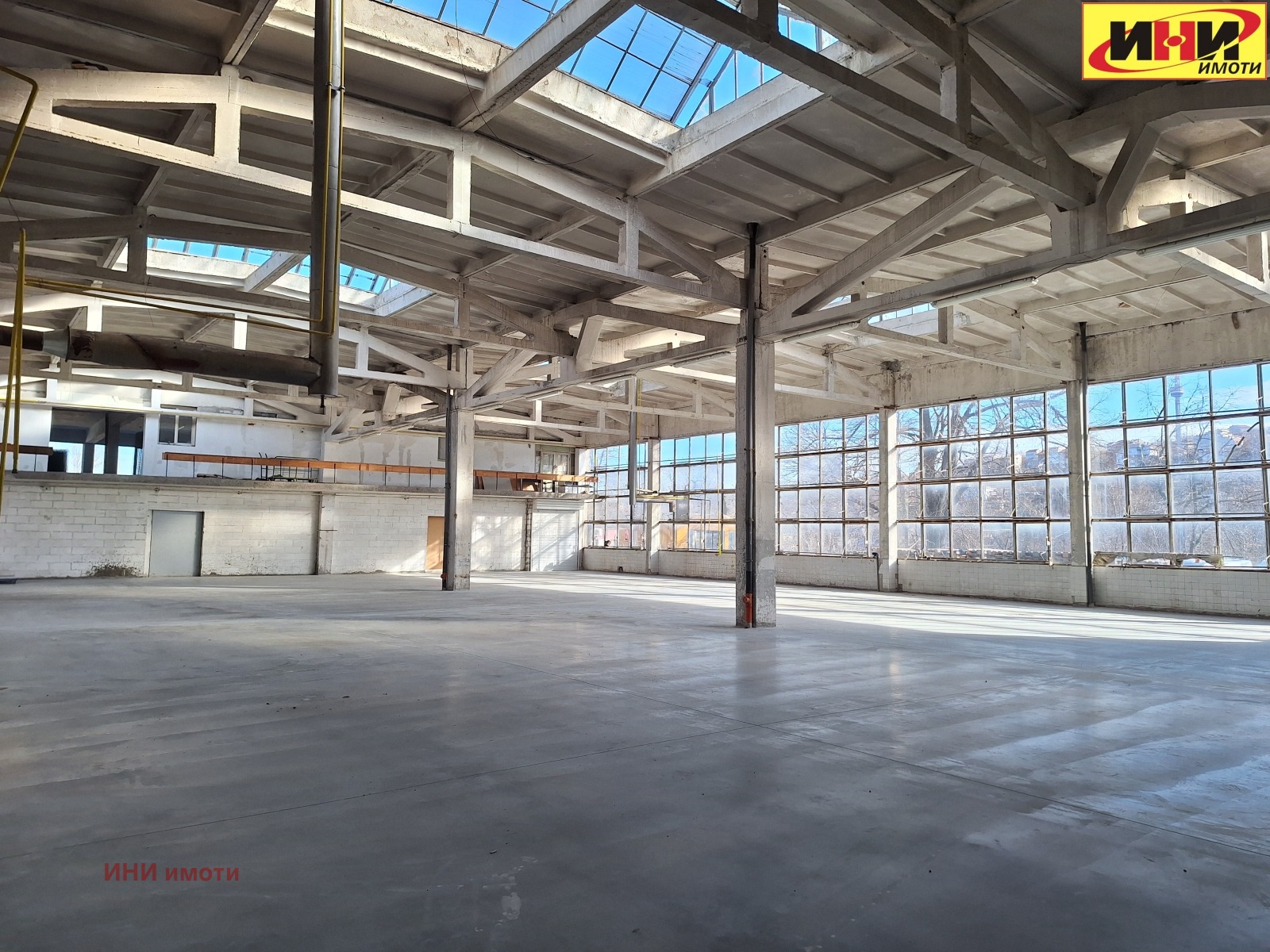 Дава под наем СКЛАД, гр. Русе, Промишлена зона - Запад, снимка 2 - Складове - 53870847