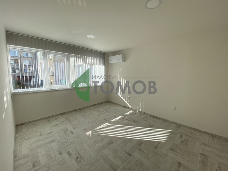 Дава под Наем ОФИС в град Шумен, Център - 37 кв.м / 281 € » 549.59 лв., ИМОТИ ТОМОВ