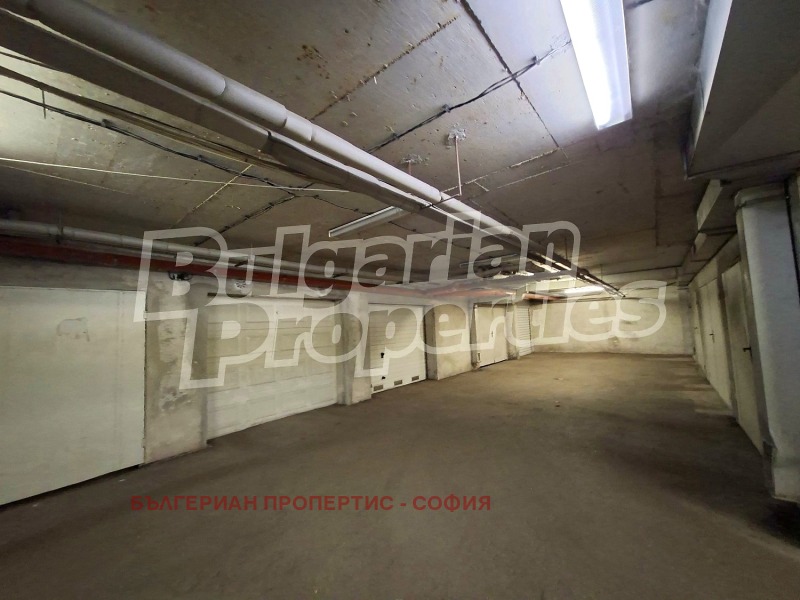Дава под наем ГАРАЖ, ПАРКОМЯСТО, гр. София, Белите брези, снимка 11 - Гаражи и паркоместа - 52712623