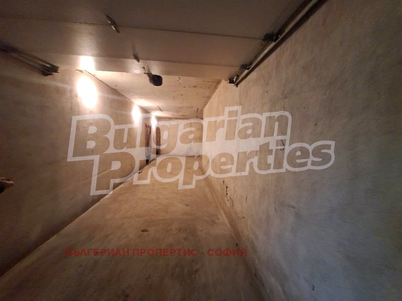 Дава под наем ГАРАЖ, ПАРКОМЯСТО, гр. София, Белите брези, снимка 8 - Гаражи и паркоместа - 52712623