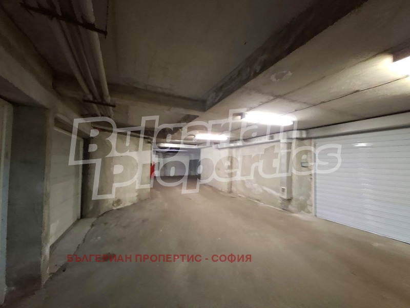 Дава под наем ГАРАЖ, ПАРКОМЯСТО, гр. София, Белите брези, снимка 9 - Гаражи и паркоместа - 52712623