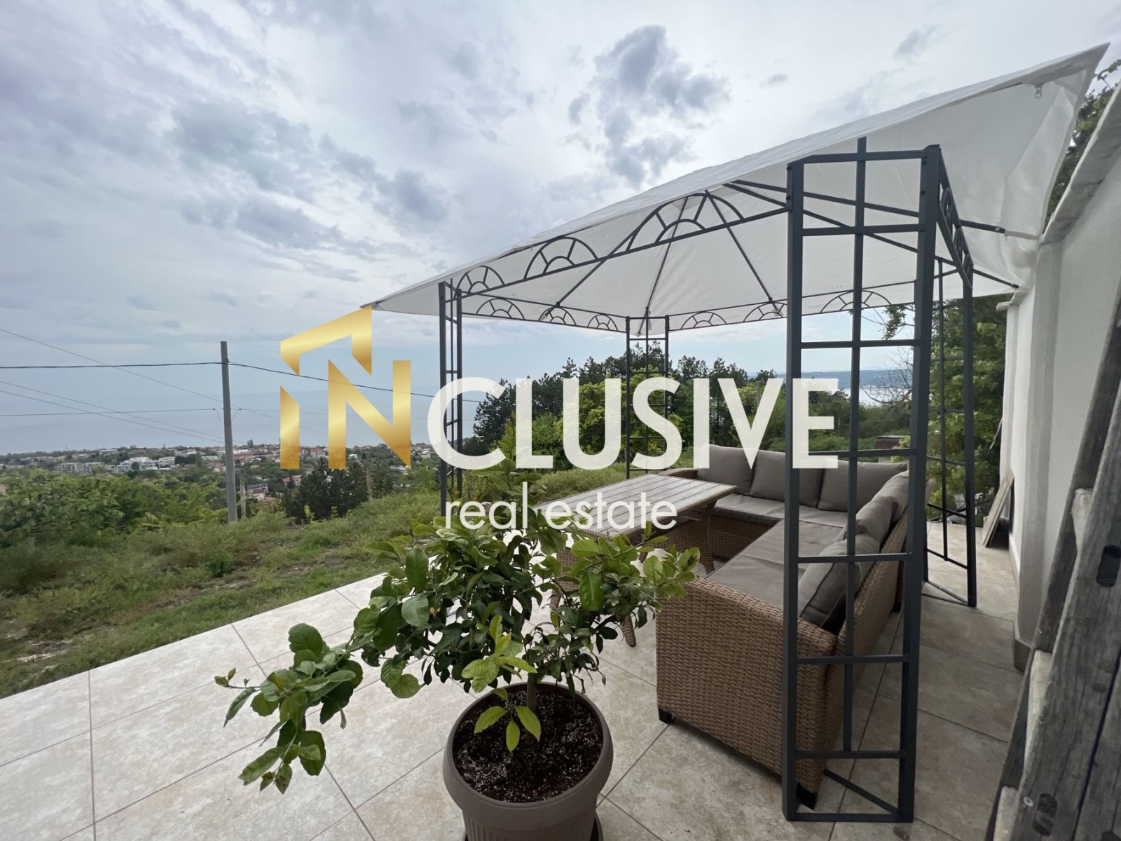 Дава под наем КЪЩА, гр. Варна, м-т Акчелар, снимка 2 - Къщи - 53956934