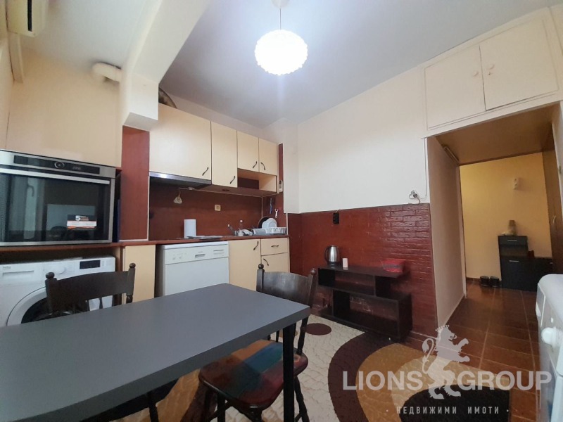 Дава под наем 3-СТАЕН, гр. Варна, Базар Левски