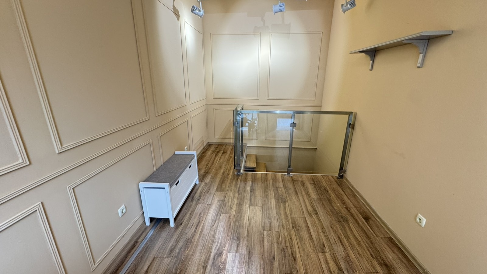 Дава под наем МАГАЗИН, гр. София, Център, снимка 2 - Магазини - 54045226