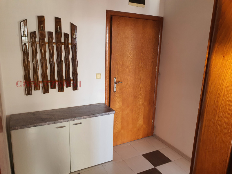 Дава под наем 2-СТАЕН, гр. Шумен, Пазара, снимка 2 - Апартаменти - 52957572