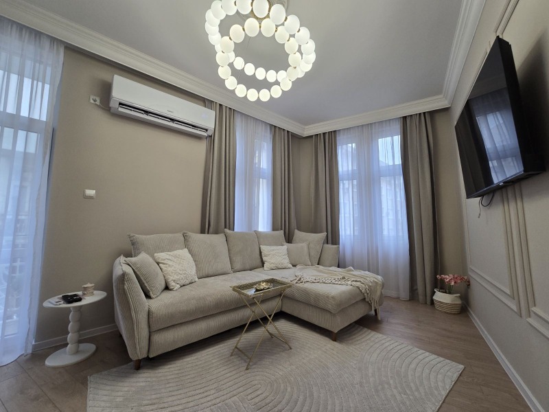 Дава под наем ЕТАЖ ОТ КЪЩА, гр. Пловдив, Център