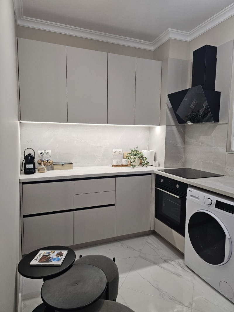 Дава под наем ЕТАЖ ОТ КЪЩА, гр. Пловдив, Център, снимка 3 - Етаж от къща - 53073379