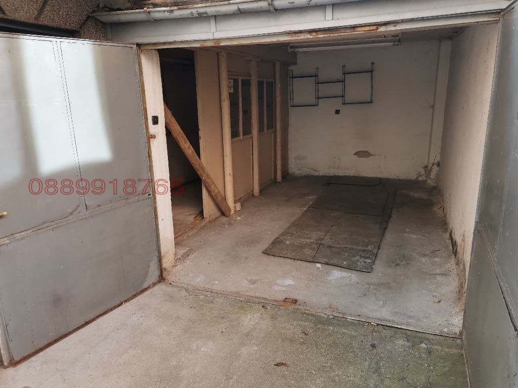 Дава под наем ГАРАЖ, ПАРКОМЯСТО, гр. Плевен, Широк център, снимка 3 - Гаражи и паркоместа - 53906014