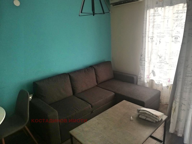 Para alugar  1 quarto Plovdiv , Kiutchuk Parij , 60 m² | 94665832