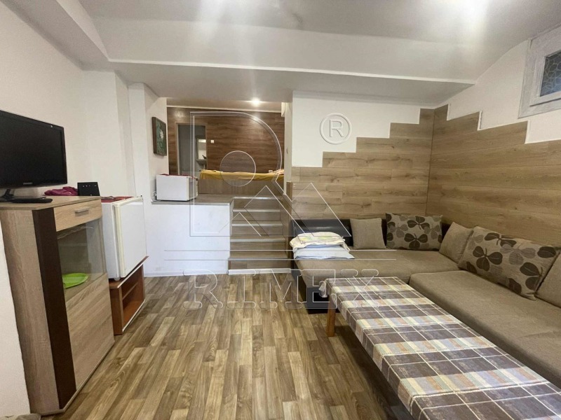 Дава под наем АТЕЛИЕ, ТАВАН, гр. Пловдив, Център, снимка 3 - Апартаменти - 52933667