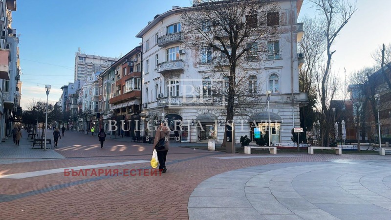 De inchiriat  2 dormitoare Varna , Țentâr , 96 mp | 16522612 - imagine [14]