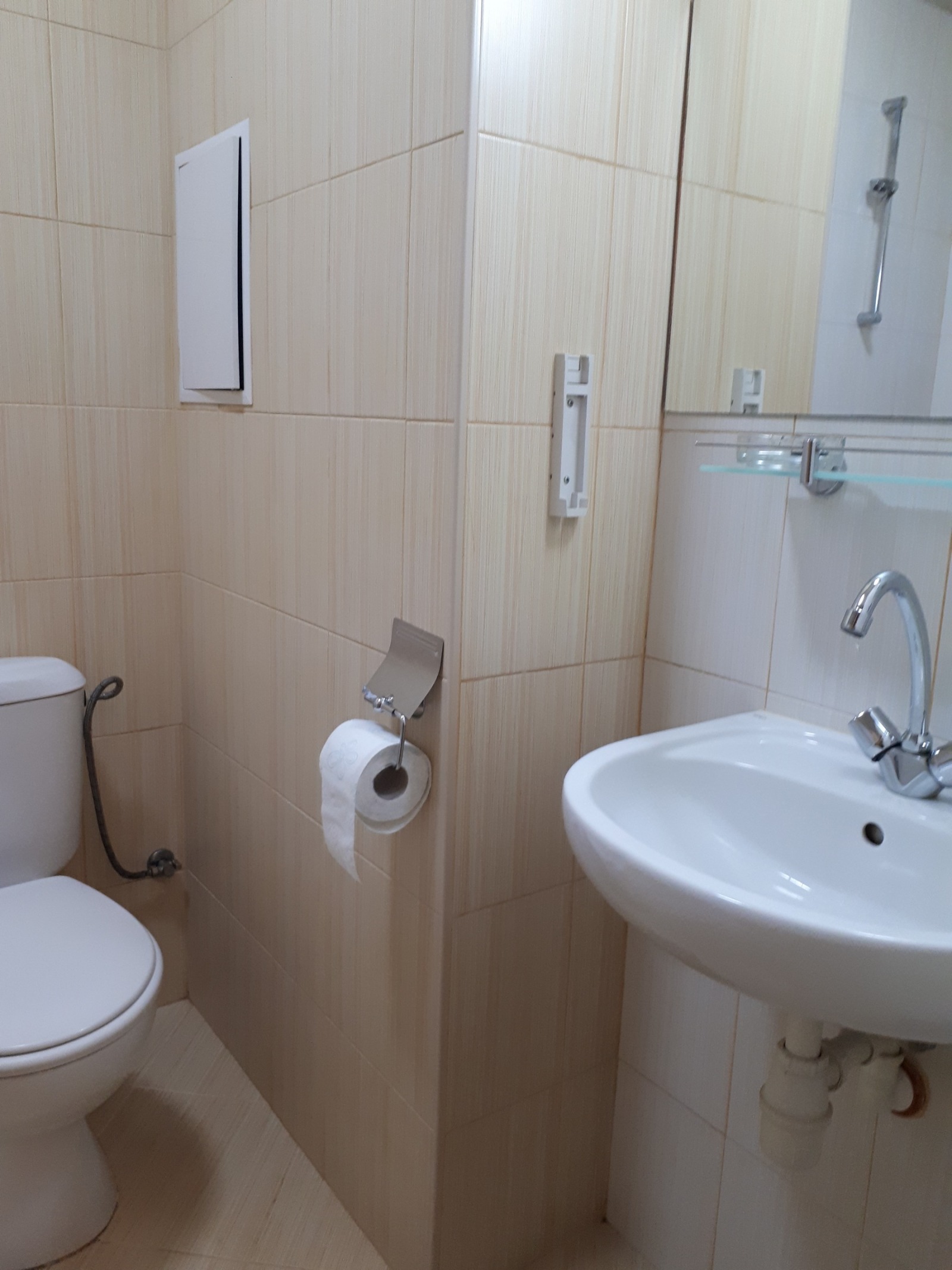 Дава под наем 2-СТАЕН, гр. София, Връбница 2, снимка 12 - Апартаменти - 54032900