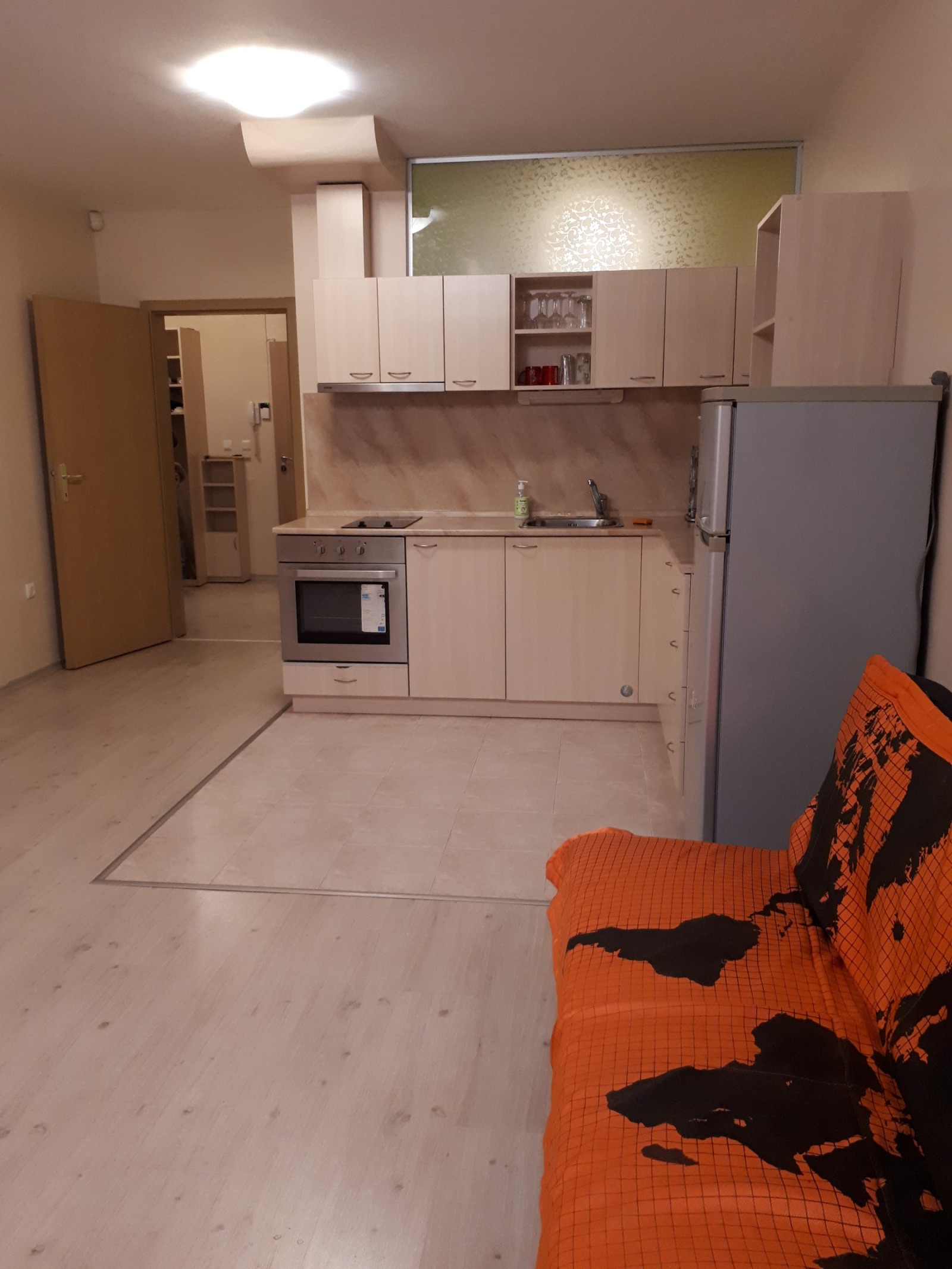 Дава под наем 2-СТАЕН, гр. София, Връбница 2, снимка 6 - Апартаменти - 54032900