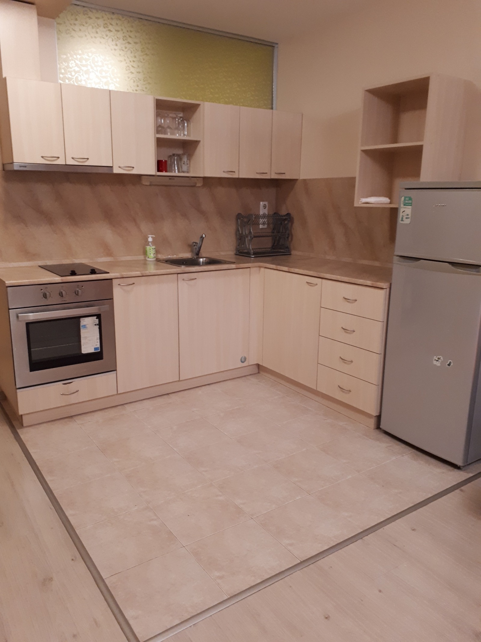 Дава под наем 2-СТАЕН, гр. София, Връбница 2, снимка 3 - Апартаменти - 54032900